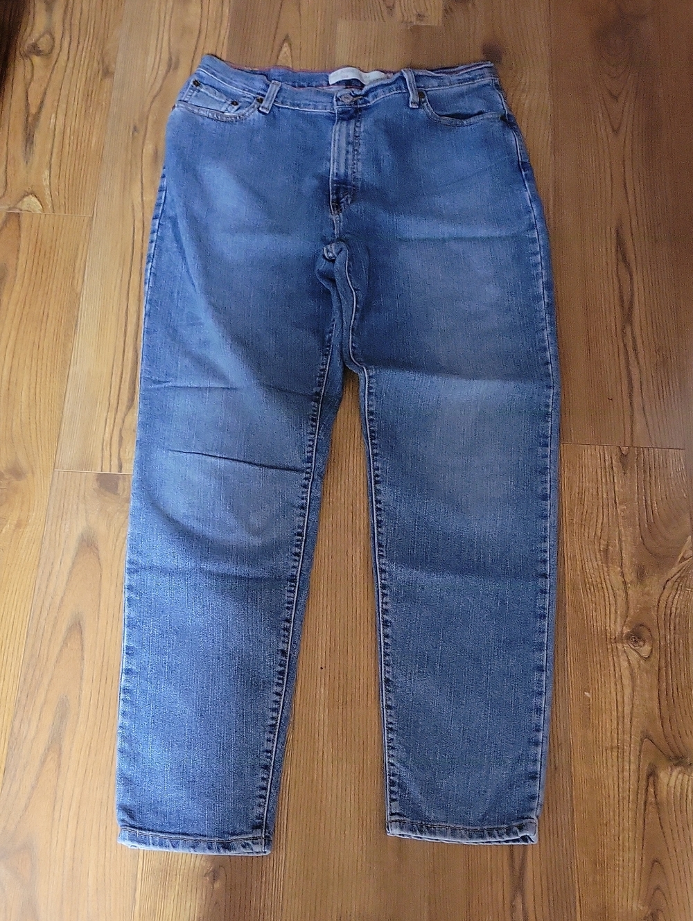 Levi's Classic Slim Tapered 512 Size 16LONG Jeans in Medium Blue Wash
